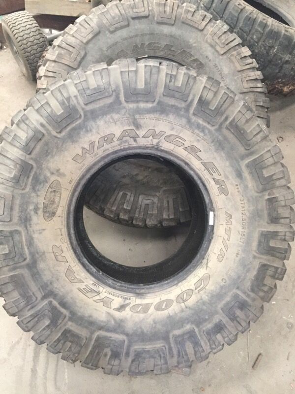 Goodyear wrangler mt 37/12.50r15