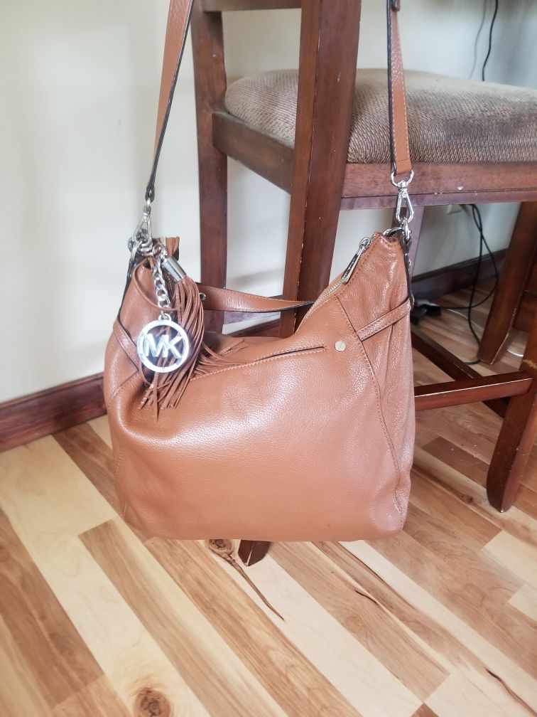 New soft leather large MK