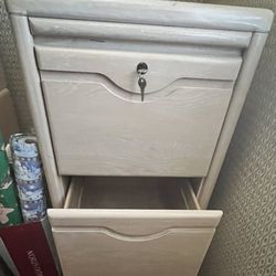 Light Wood Like New Locking File Cabinet 