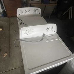Washer/Dryer Set (by Kenmore)