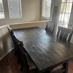 Dinning Table 