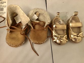 2 pair of baby girls shoes / boots 0-3 months