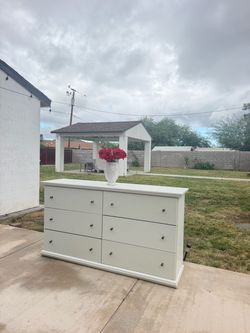 Modern dresser