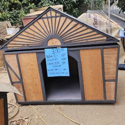 Large Dog House (Available)