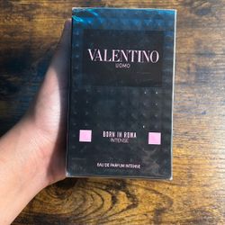 Valentino Perfum