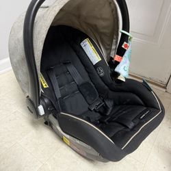 Graco Snugride 35 Lite Lx Car seat 