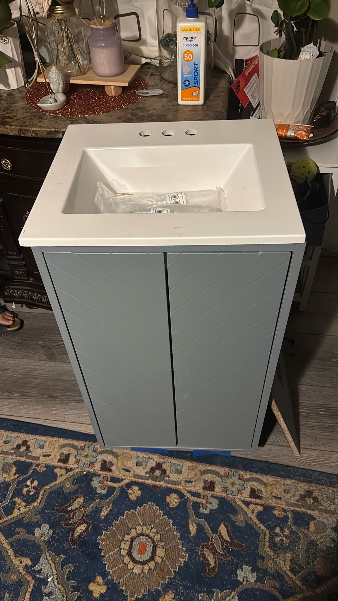 Bathroom sink