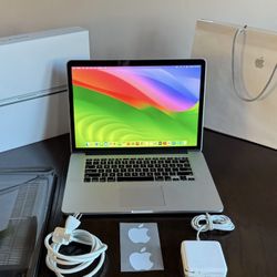 15 Inch Apple MacBook Pro Laptop Computer Bundle Very Clean And Sleek Nice LOOK