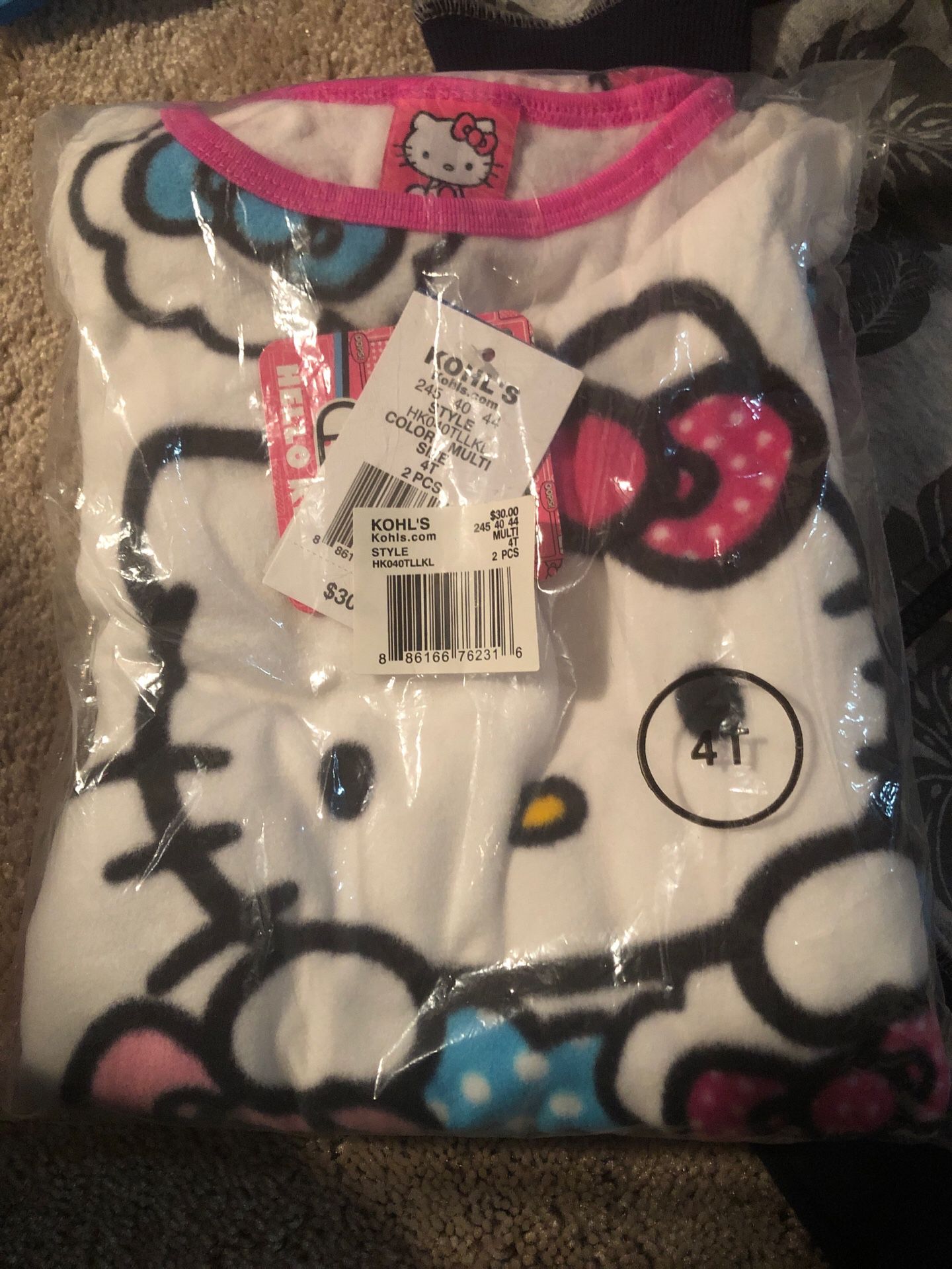 New NWT Hello Kitty 2 piece fleece warm pjs pajamas 4T