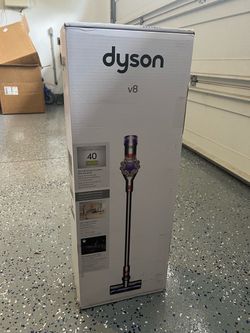 Dyson V8 vacuum cleaner