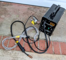 Excellent working Chicago Electric flux core .030 -.035 , 90 amp welder