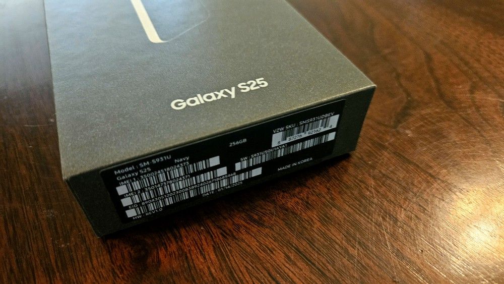 NEW, UNLOCKED Verizon Samsung S25 256GB- Navy- NEW IN SEALED BOX