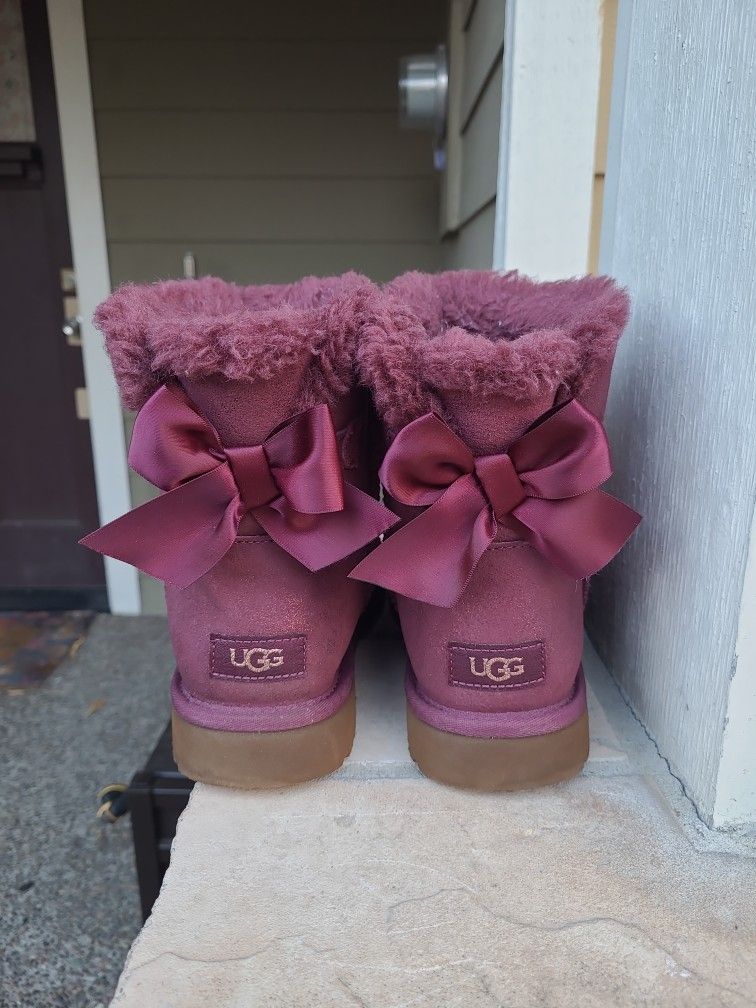 Authentic UGG Mini Bailey Bow Glimmer Boots Sz 9