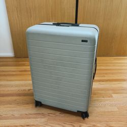 Away Large Suitcase