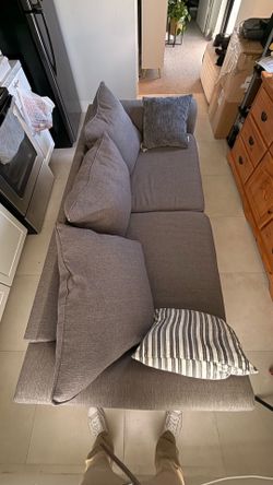 Sofa .