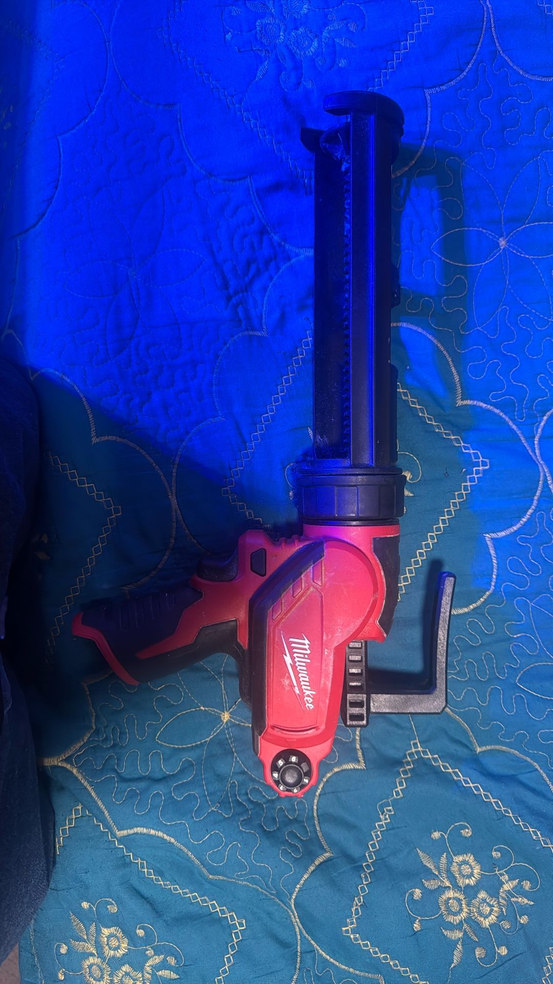 Milwaukee M12 Caulking Gun