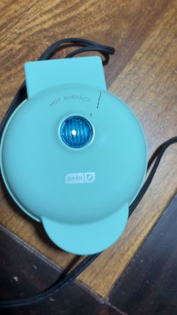 Mini waffle maker