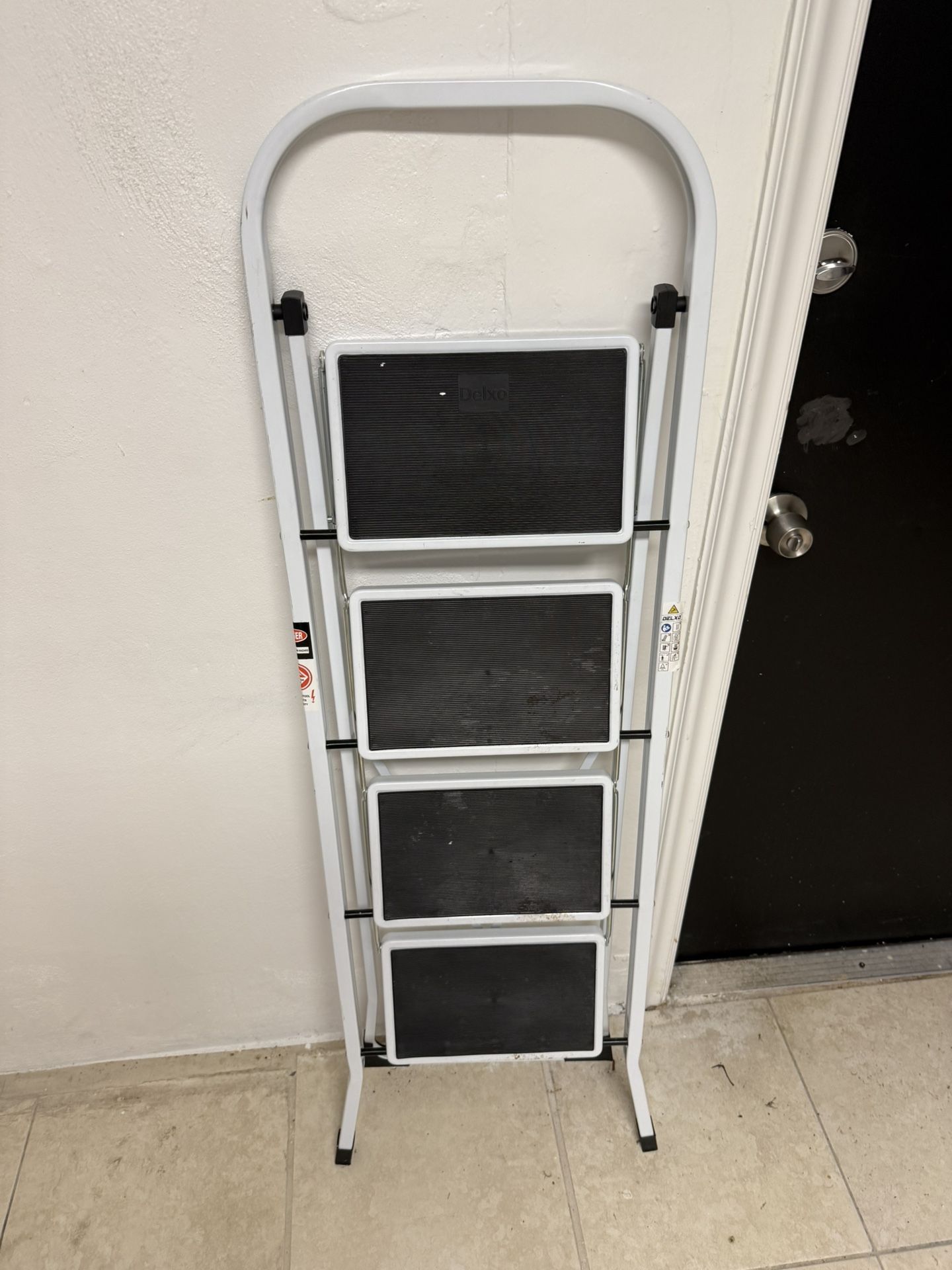 Ladder 4 Steps