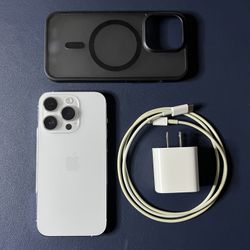 Apple iPhone 14 Pro - Unlocked + FREEBIES