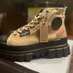 PALLADIUM Revolt Hi Tx Women’s boots Size 7.5