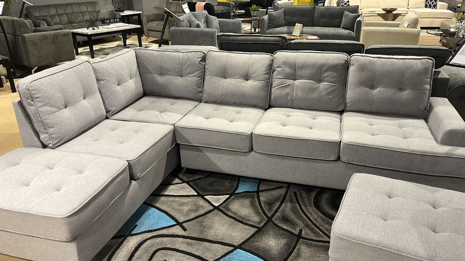 🍂Maston3-Piece Reversible Sectional With Drop-Down Cup Holders And Storage Ottoman
Homelegance$20 Down Payment and delivery available 