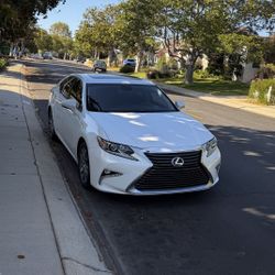 2016 Lexus ES 300h