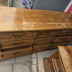Dresser Set