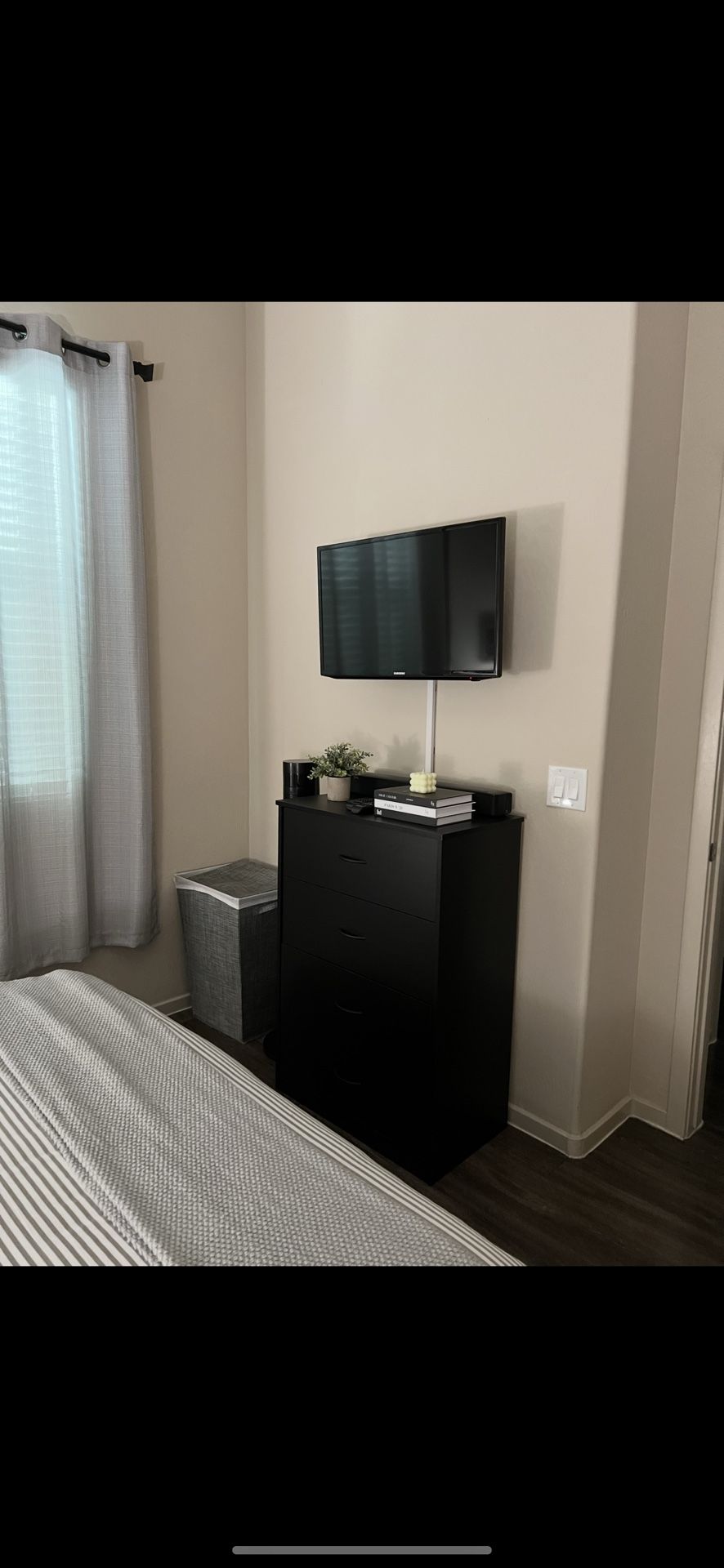 Black oak (espresso) 4 Drawer Dresser