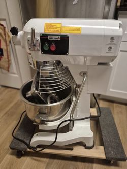 Mixer including grinder attachment