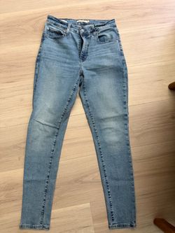 Levi's Light Wash Skinny Jeans