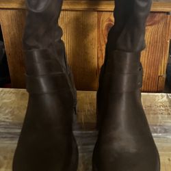Ladies Boots Size 6 1/2