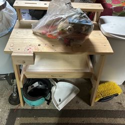 Free Kids Work Bench 