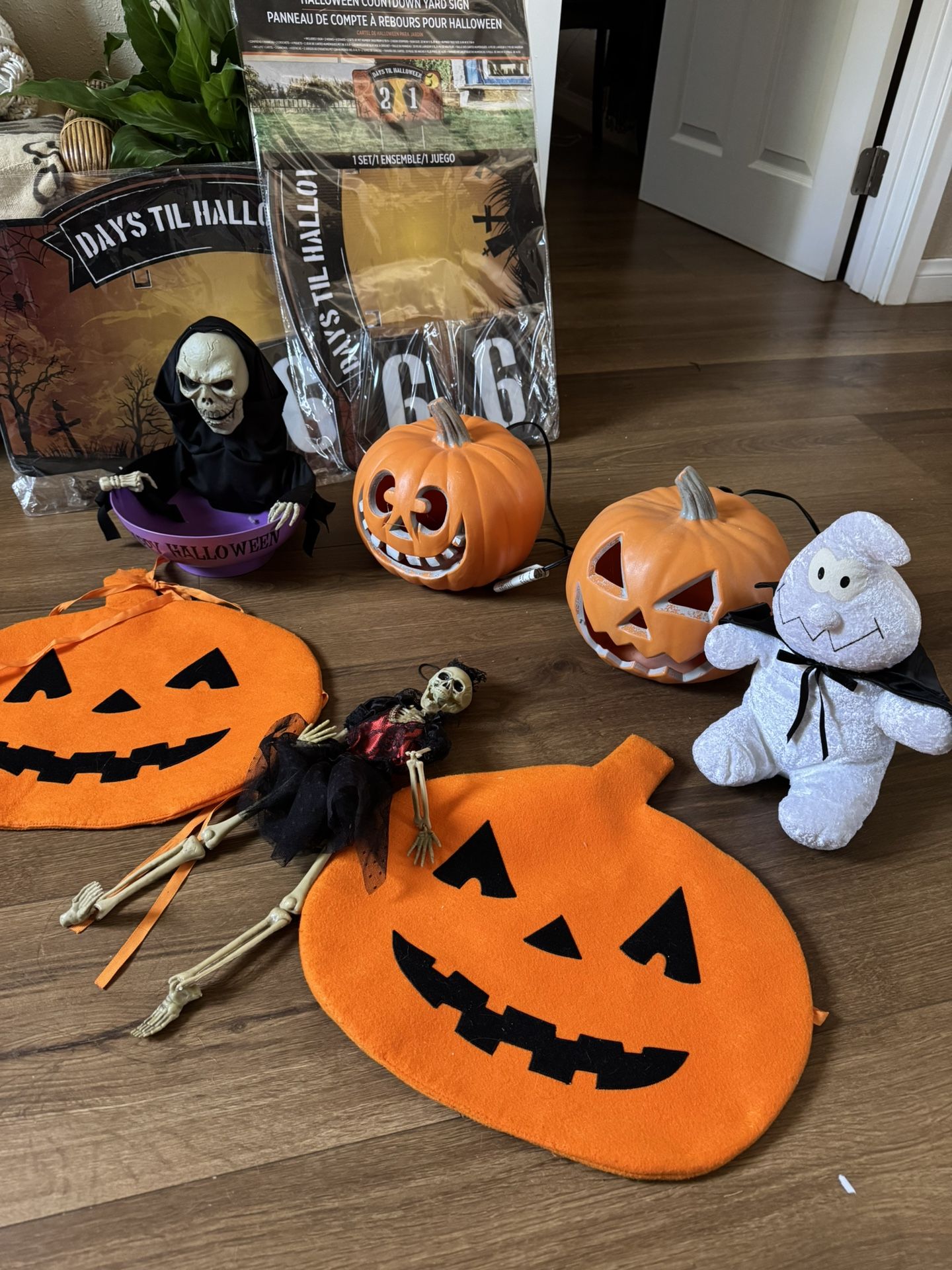 Halloween Decor