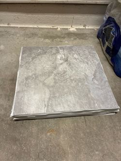 18 linoleum tiles