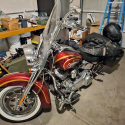 2014 Harley Davidson soft tail deluxe, cvo.