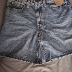 Levi Jean Shorts 27 Inch