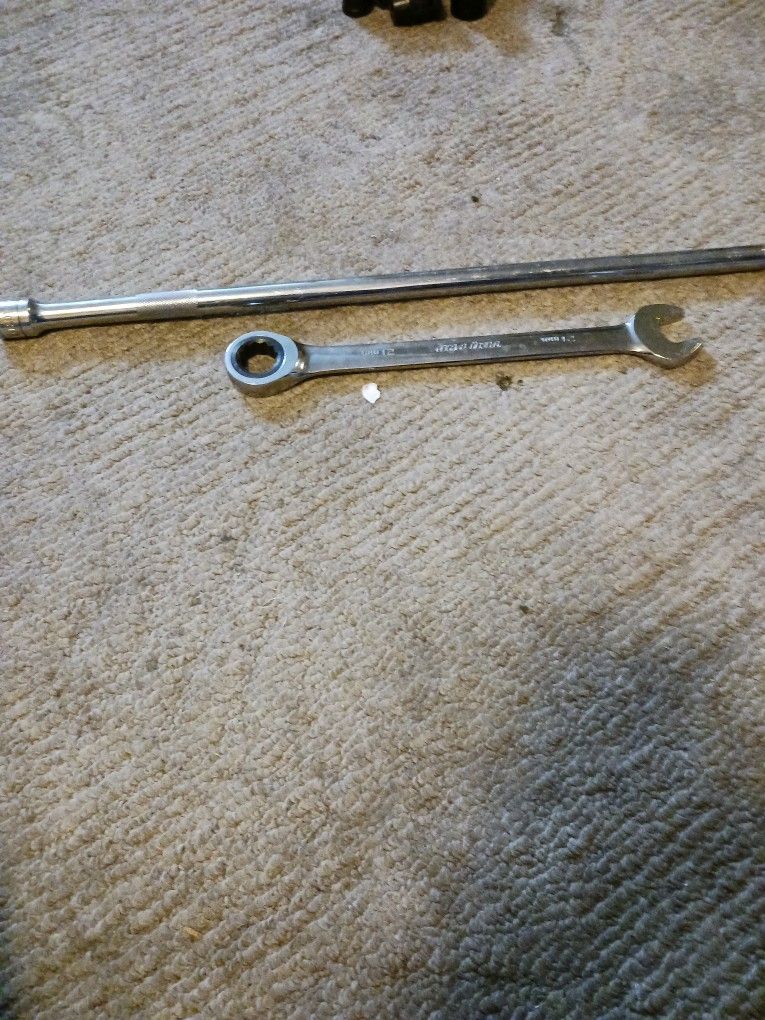 21mm Wrench And Extension