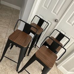 4 Set Barstools