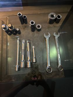 Mixed Socket Set with Extensions and Wrenches