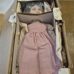 Vintage heritage collection honey bea porcelain dell
