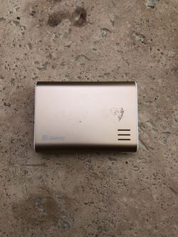 JACKERY Portable battery for phone or tablet. 12000mah