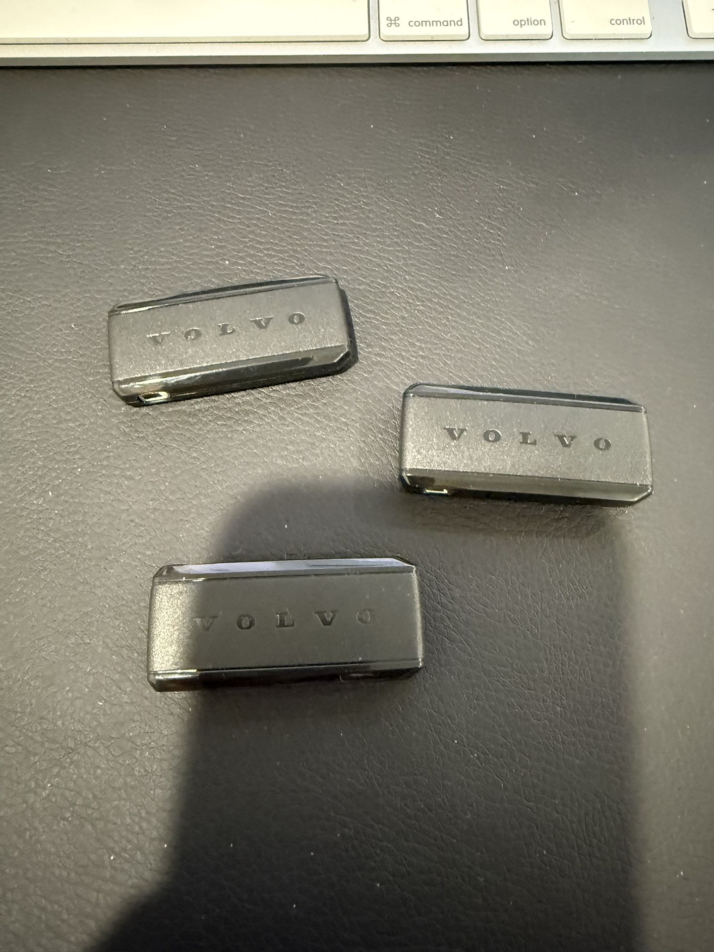 3 Volvo Prox Remote - HUF8432