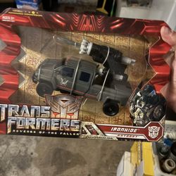 NEW SEALED Transformers ROTF Ironhide Voyager Class Action Figure 2009 - Revenge of the Fallen