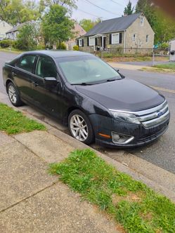 Black Ford fusion, 2011