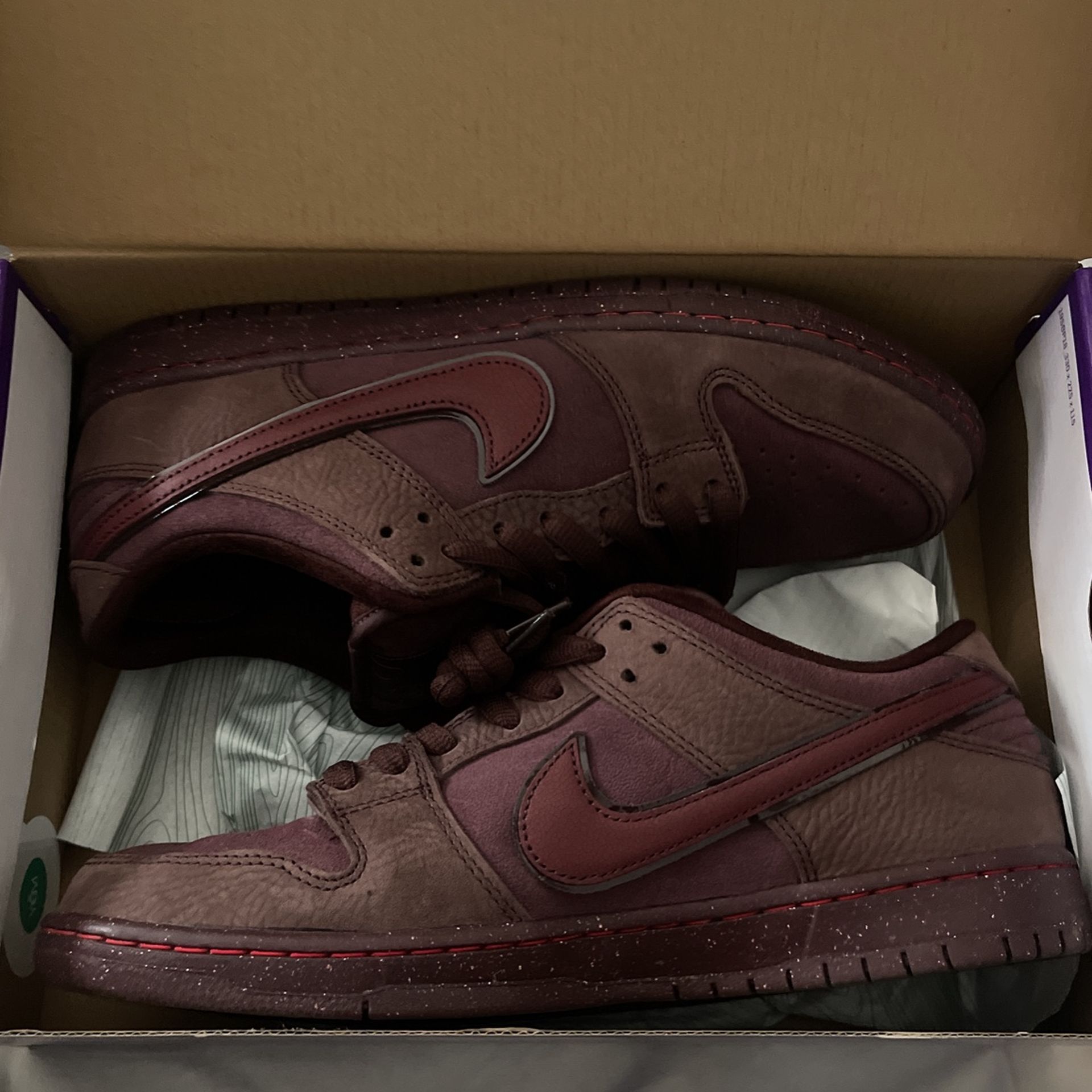 Nike SB Dunks Burgundy Crush