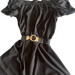 woman’s Black Off Shoulder Dress. (XXL) 