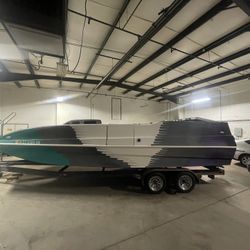 1994 Cheetah Deck Boat 