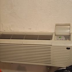 Sea Breeze AC Unit model# PTAC412CH32C