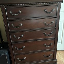 Dresser 2
