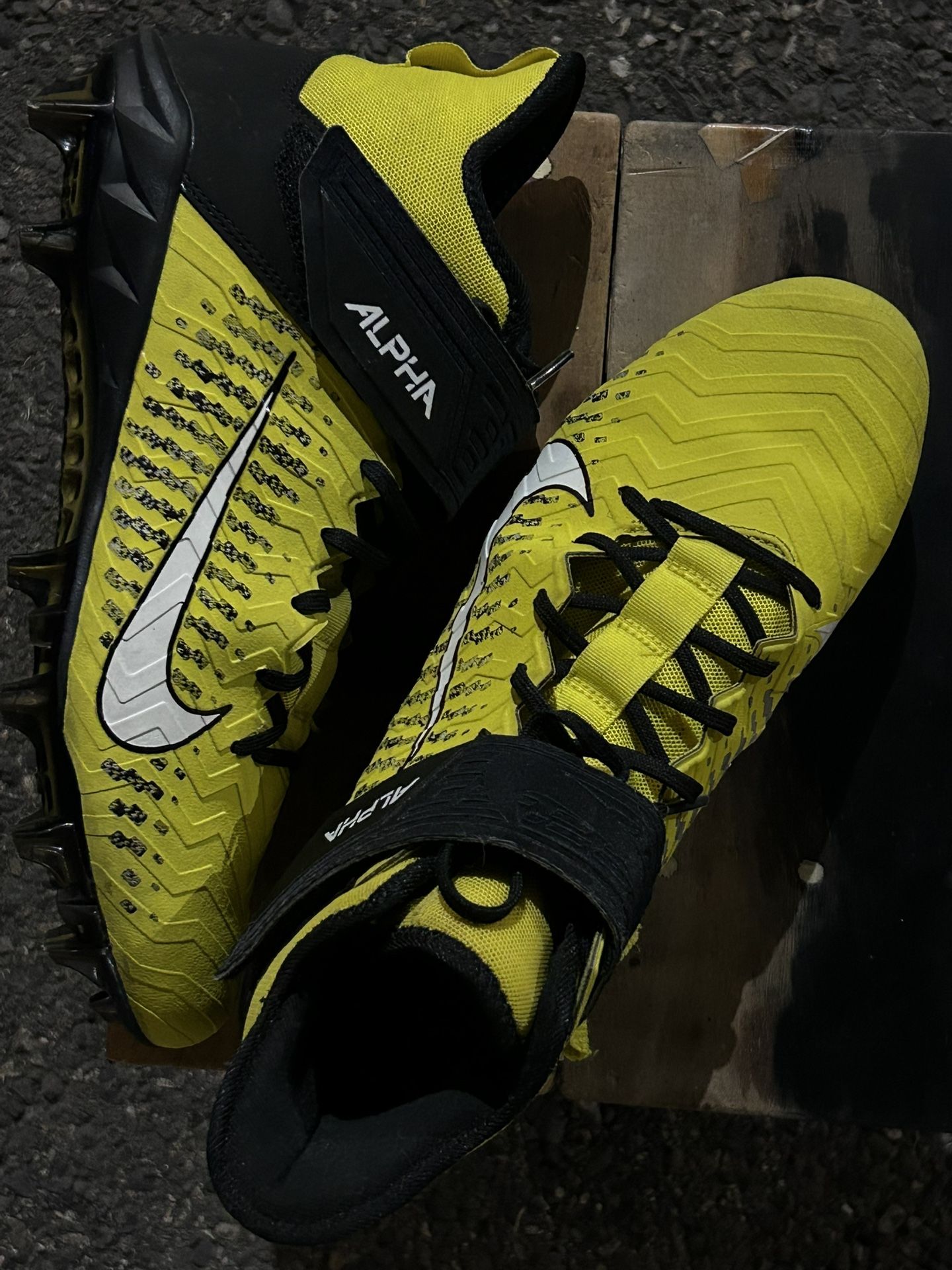 Nike Alpha Menace Pro 2 Mid Size 10
